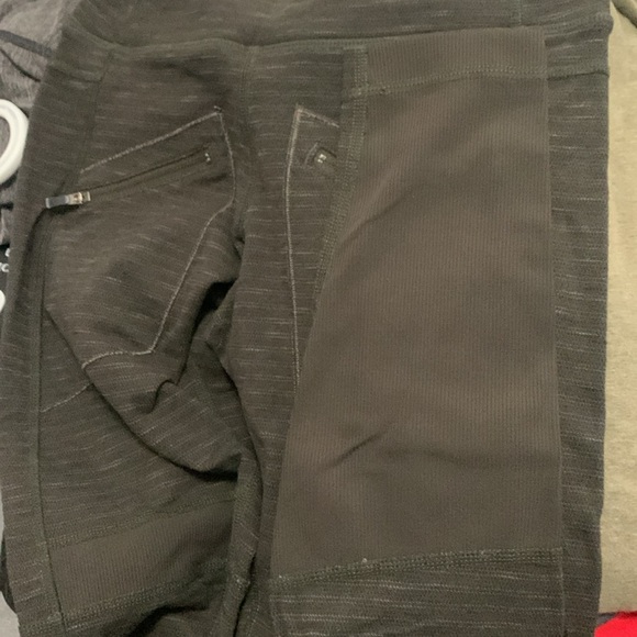 Lululemon leggings with front pockets and ribbed bottoms Sz 6 - Picture 6 of 7